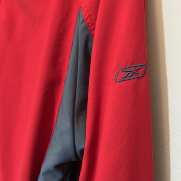 Reebok Red & Gray Full Zippered Windbreaker Size XL - Picture 3 of 11